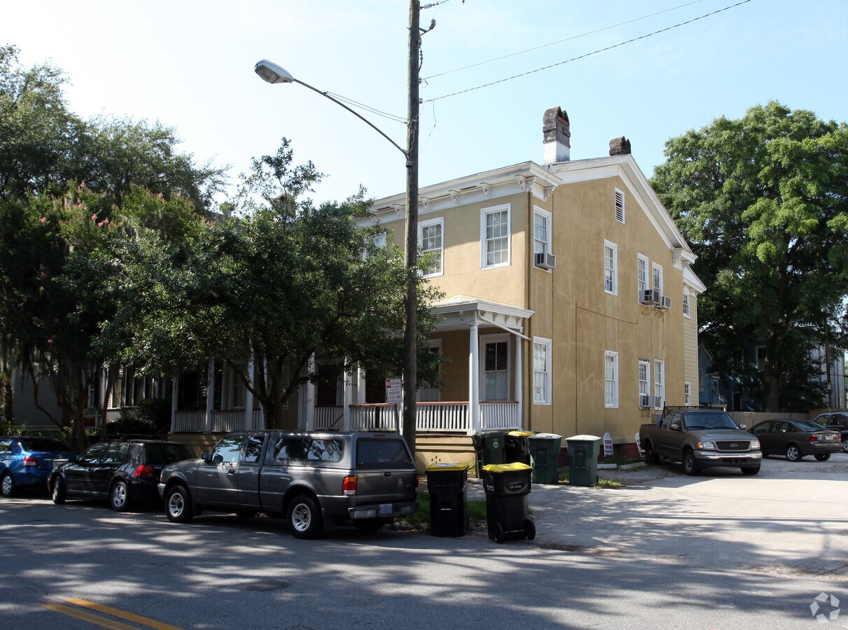 Photo - 111-113 Gwinnett St Apartments