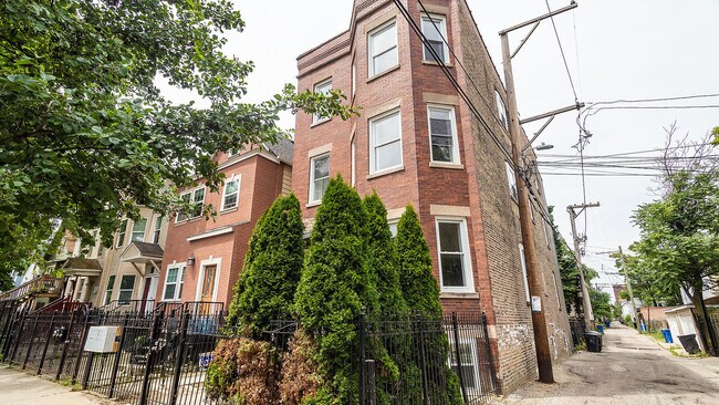 Photo - 1840 N St Louis Ave Unit 1