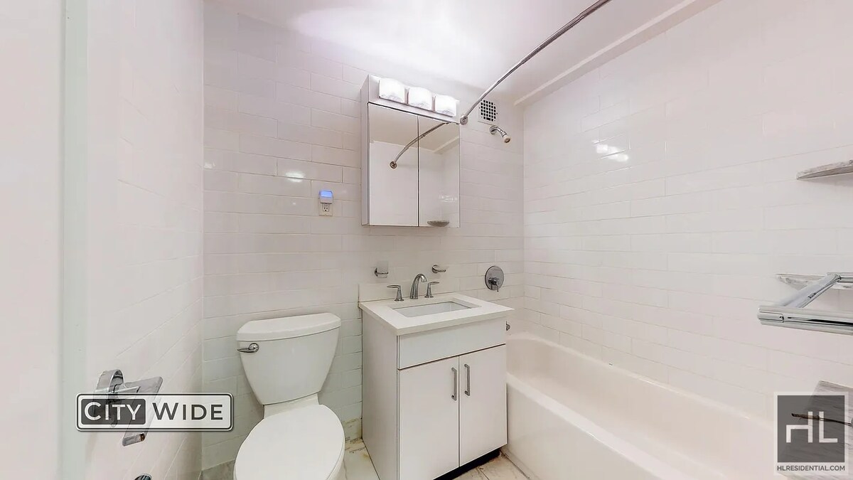 Photo - EAST 69 STREET Unidad 9L