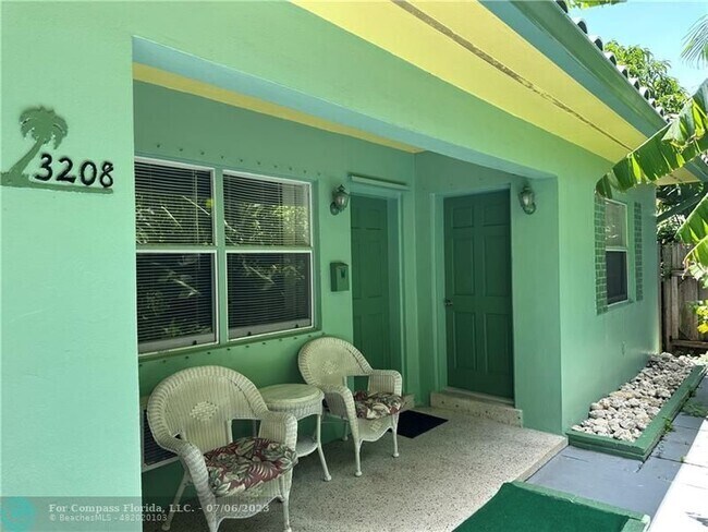 Building Photo - 3208 NE 5th Ct Rental