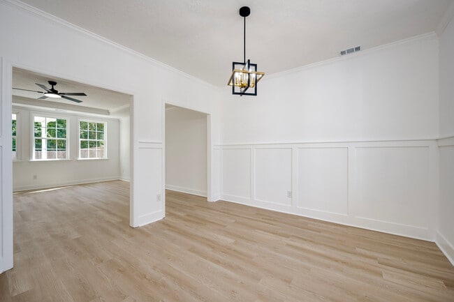 Photo - 412 Riley Ln