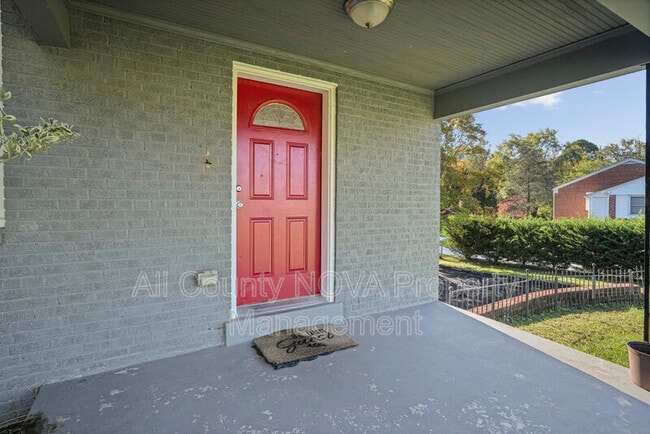 Photo - 4605 Henderson Rd
