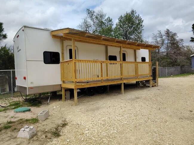 Photo - 806 Yaupon Dr