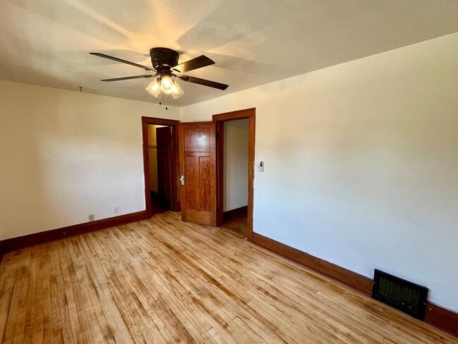 Photo - 733 S 6th Ave Unit Upper