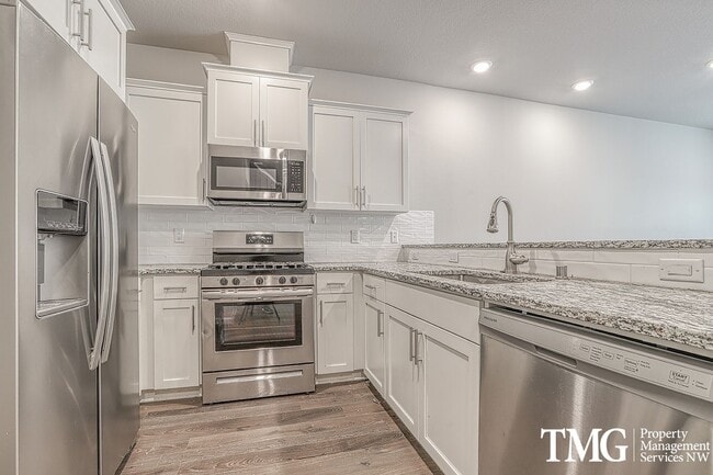 4231 S Waters Edge Wy