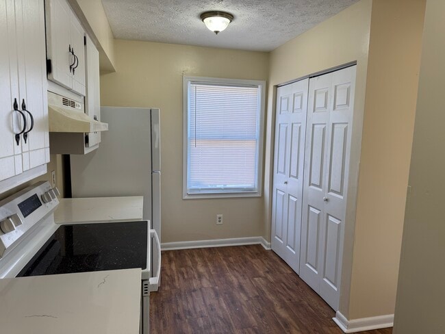 Photo - 257 N Court St