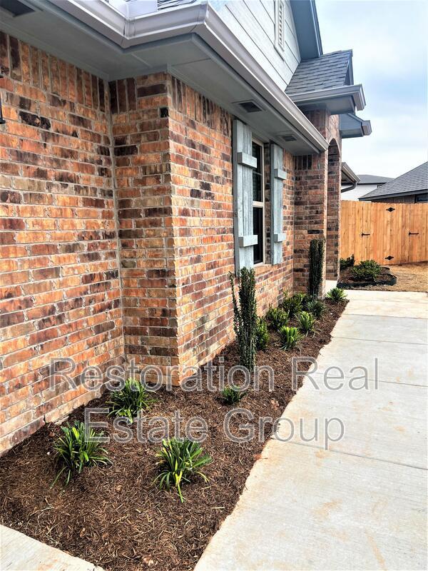 Photo - 500 NW 176th St