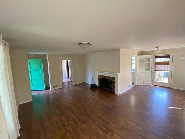 Building Photo - 2510 San Francisco Ave NE