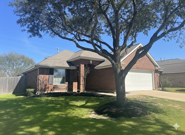 Building Photo - 19018 Piney Way Dr