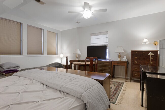 Photo - 3512 W Leland Ave Unidad Private Suite