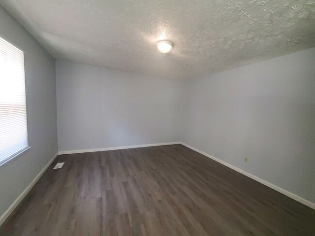 Photo - 4742 Belford Rd