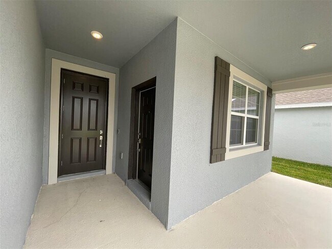 Photo - 835 Ofanto Wy