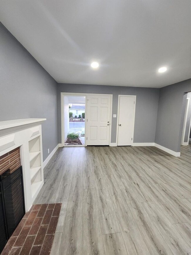 Photo - Charming 3-Bedroom Home for Rent in a Quie...