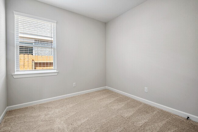 Photo - 15686 Honey Cv Dr