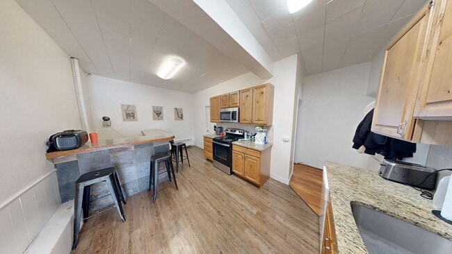 Photo - 1105 11th St Unidad 1105 11th St. #4