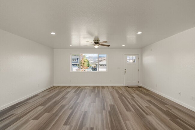 322-326 Lithia Ave Unit 322A