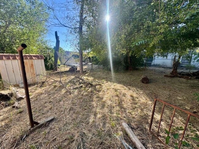 Photo - 915 Rosario St