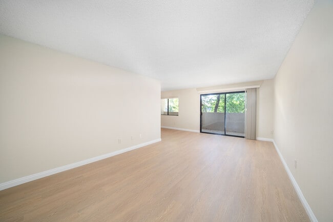12244 Riverside Dr