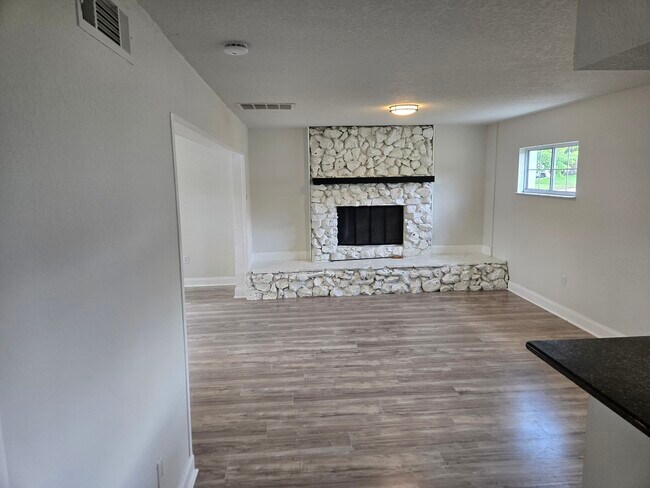 1913 South Blvd Unit B