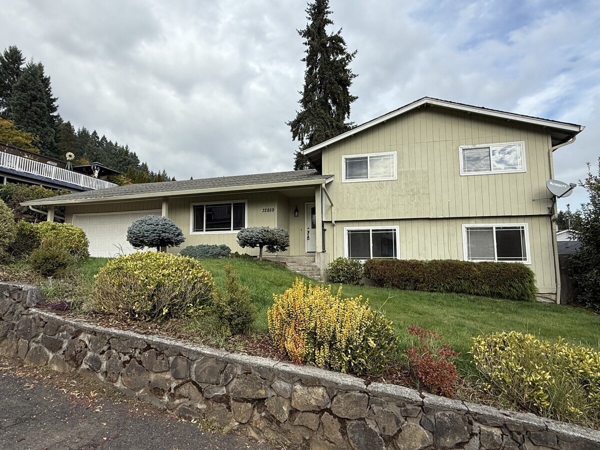 Photo - 32859 NW Overlook St