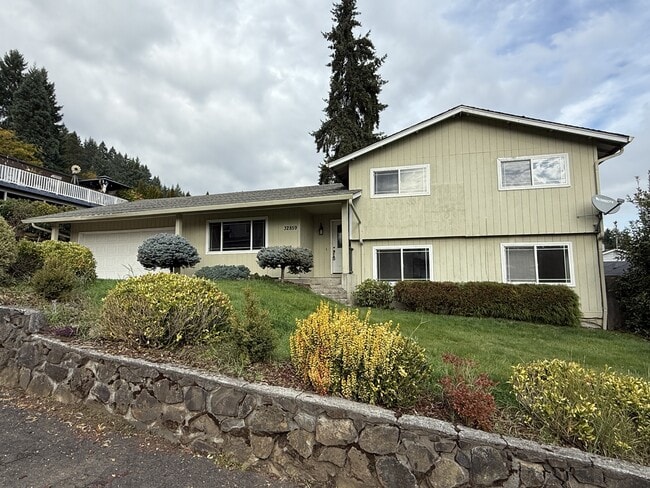 Building Photo - 32859 NW Overlook St
