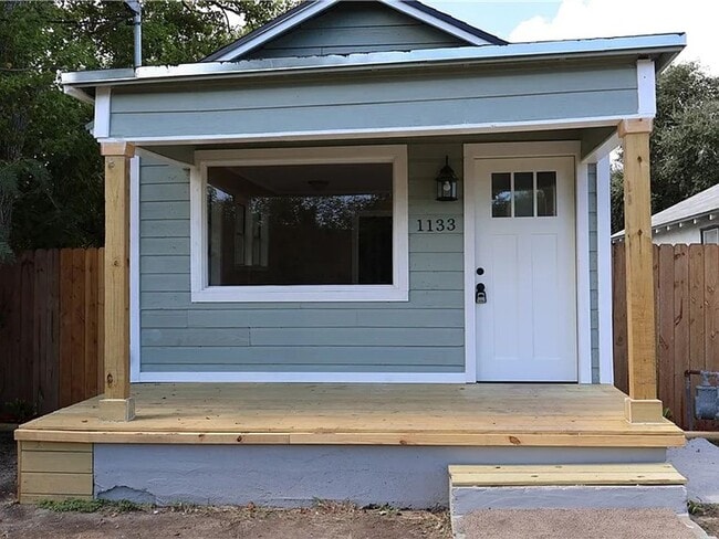 Building Photo - Move-In Special! February Rent Only $199 – Move In ASAP!