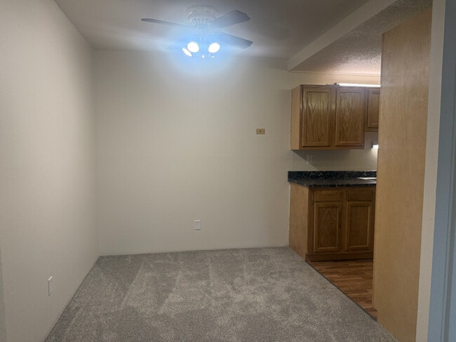 Photo - Woodbridge Manor Apartments