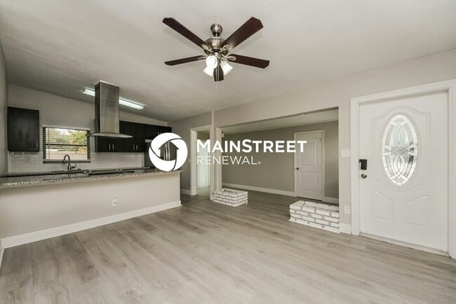 Photo - 4 Bedroom Pet-Friendly Home in ORLANDO, FL with Main Street Renewal