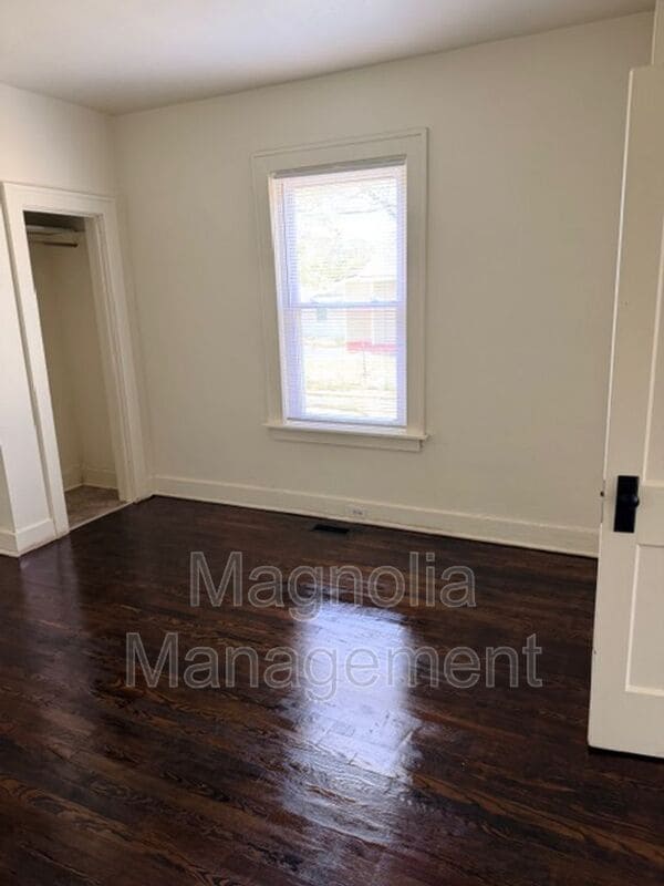 Photo - 250 Davis St