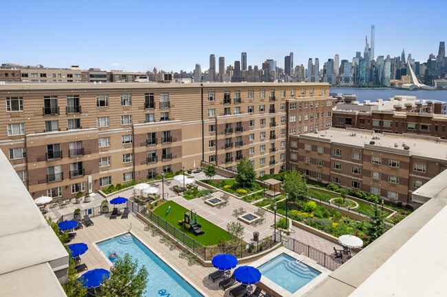 55 Riverwalk