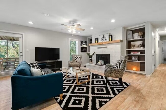 Building Photo - 15 Churchill Dr