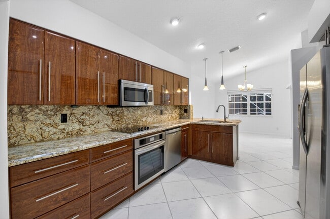 Photo - 7558 Ironbridge Cir