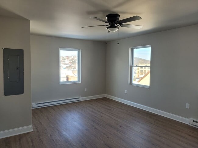 Photo - 2006 Washington Ave