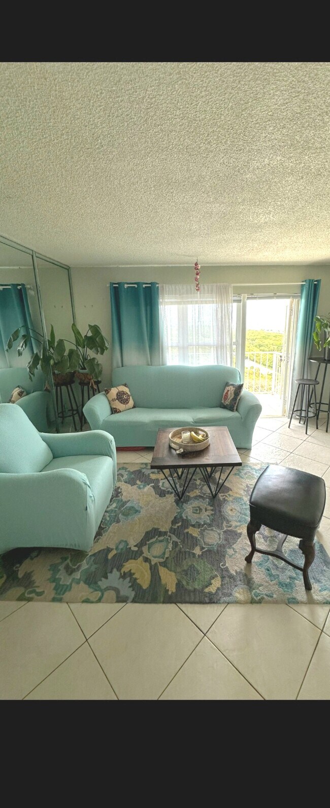 Living area - 3000 E Sunrise Blvd Unit 15H