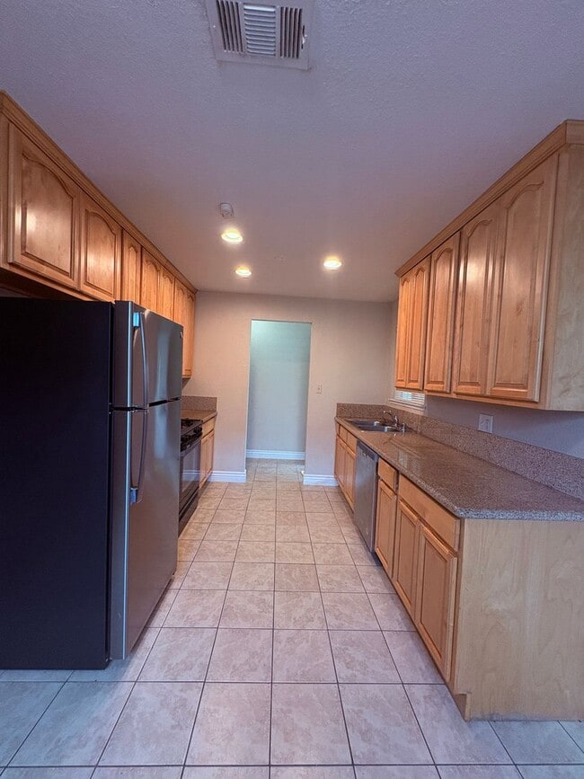 Photo - 1017 Charles St