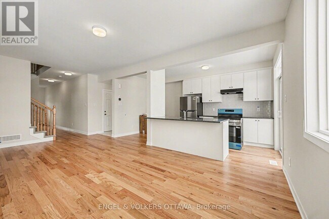 Photo - 748 Tincture Pl