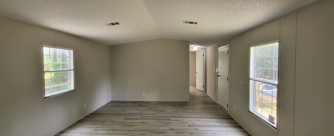 Photo - 2 Bedroom / 2 Bathroom Single Wide Callahan Mobile Home