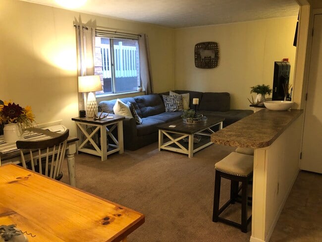 Greentree Apartments - Longbranch Building