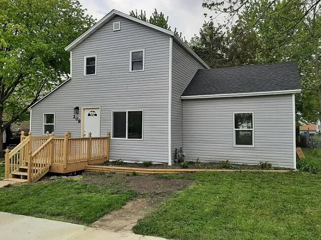 Photo - 208 S 8th St House