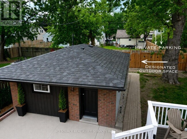 Photo - 1911 Francois Rd