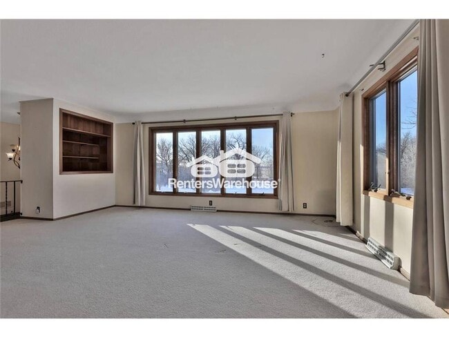 Photo - 1241 Holly Dr E