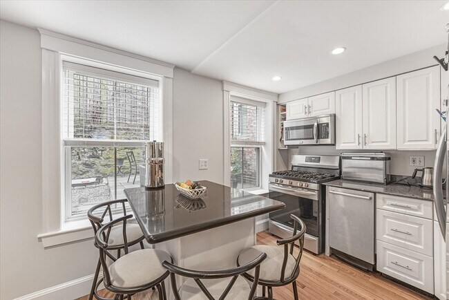 Building Photo - 34 Soley St Unit 1 Rental