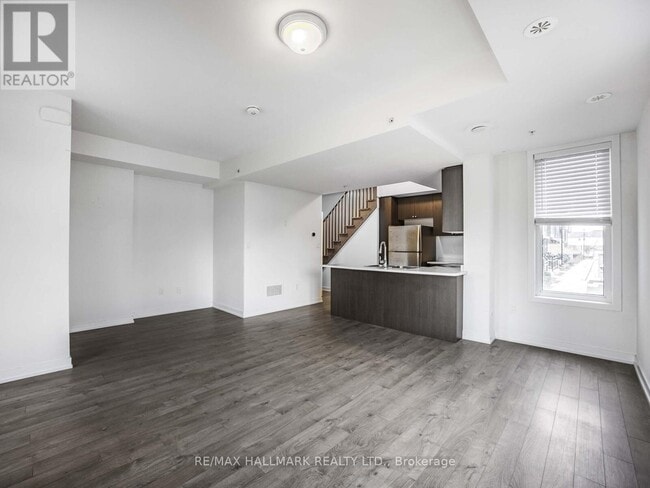 Photo - 1555 Kingston Rd