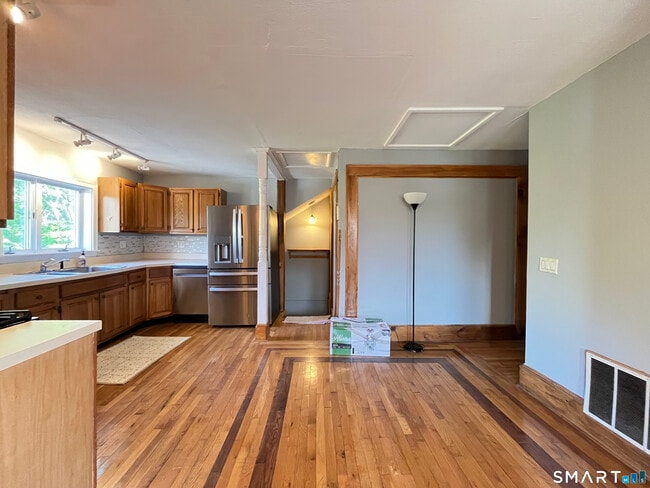 Photo - 553 Townsend Ave Unit 3