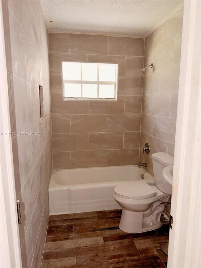 Photo - 3048 NW 20th St