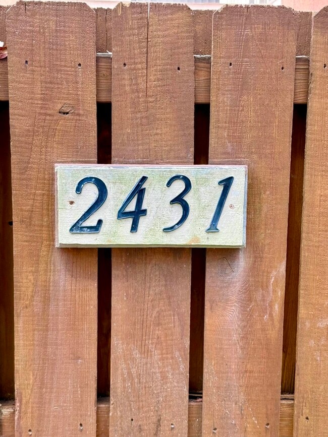 Building Photo - 2431 24th Ct