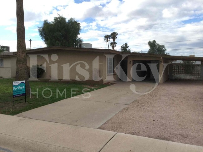 Building Photo - 1158 E Concorda Dr