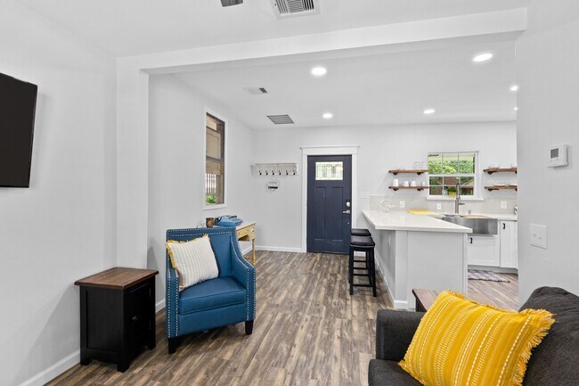 Photo - 412 Waco Ave