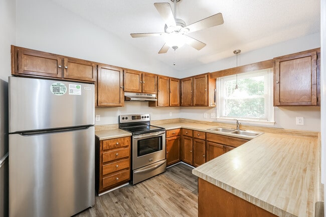 Photo - 302 Laurel Tree Ln