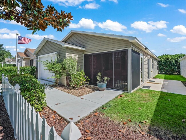 Photo - 1322 Hollyberry Pl
